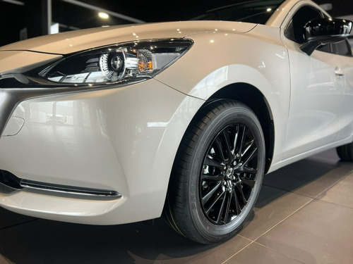 Imagen 17 de 21 de Mazda 2 Carbon Edition