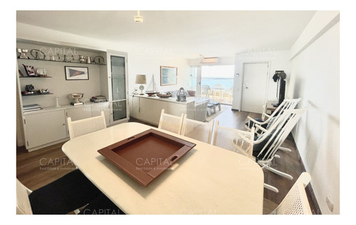 Imagen 5 de 26 de Apartamento De 4 Dormitorios Con Vista Al Puerto En Venta!!