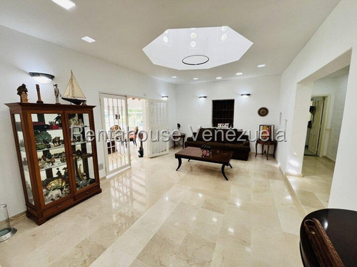 Se Vende Casa En Cerro Verde Mls #25-24187