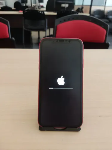Celular iPhone 11 Color Rojo (Usado)