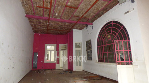 Lote De 8.66x25.75 Mts En Pueyrredon Y Santa Fe - Hoy Espect Local Y 2 Ph C/entr Indep