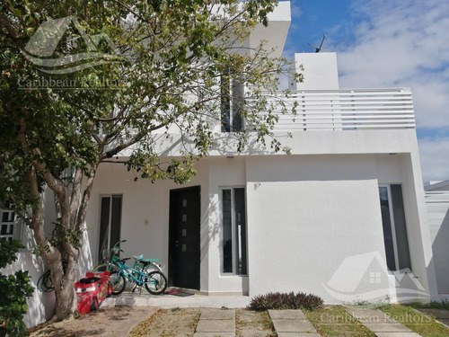 Casa En Venta En Cancun Bahia Dorada N-b-tcs3715