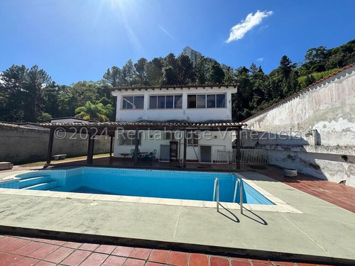 Casa En Venta, Urb. La Lagunita