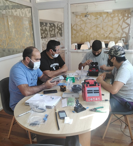 Imagen 4 de 6 de Talleres Prácticos De Fibra Óptica Y Ftth (presenciales)