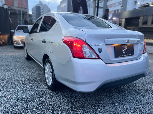 Nissan Versa 1.6 Drive