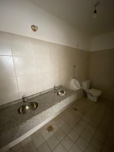 Alquiler| Gran Local Con Subsuelo En Barrio Nueva Córdoba