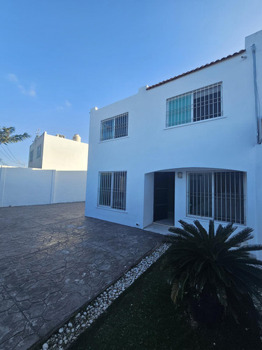 Casa En Vent Merida,ciudad Caucel,sobre Avenida Principal, Entrega Inmediata