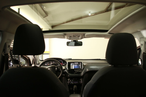 Imagen 14 de 19 de Peugeot 208