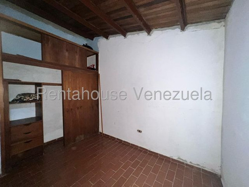 Amplio Y Moderna Casa De 2 Niveles En Venta Cabudare. Urbanizacion Valle Hondo 25-15492 As-f