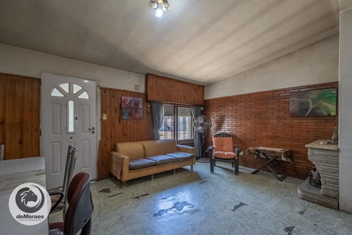 Ph En Lomas Del Mirador, 3 Ambientes, 2 Habitaciones, 1 Baño, Patio, Cuarto De Guardado
