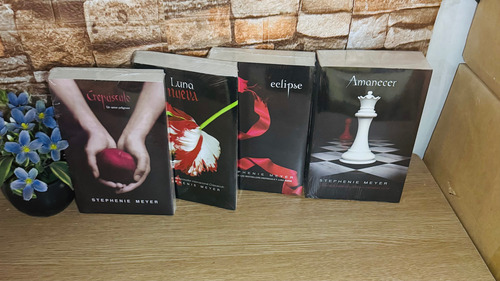 Luna Nueva: Bestseller De Stephenie Meyer (2019) (Usado)