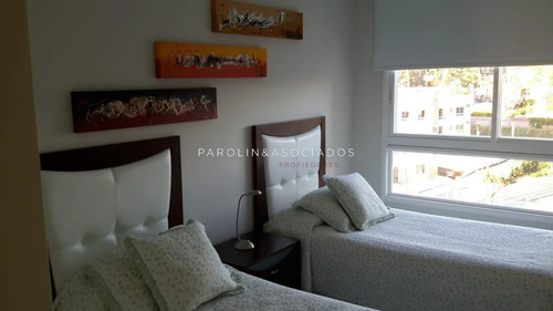 Apartamento En Venta De 2 Dormitorios En Edificio Le Jardin, Punta Del Este