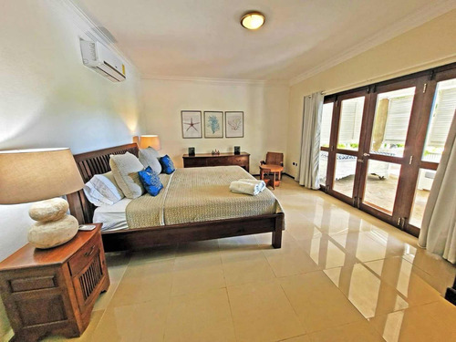 Espectacular Villa Dentro De Metro Country Club