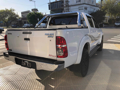 Imagen 4 de 12 de Toyota Hilux 2014 3.0 Cd Srv 171cv 4x2