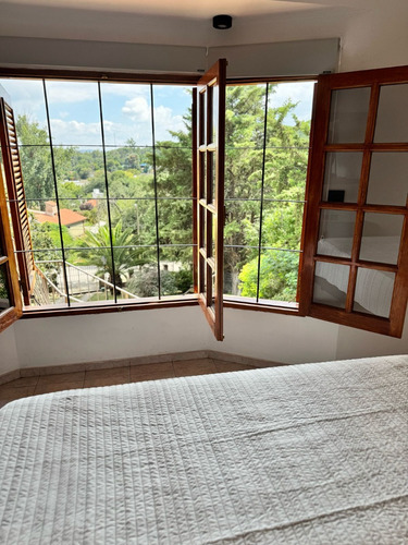 Venta - Casa Categoria - 4 Dormitorios - 3 Baños - 2 Cocheras - Gas Natural