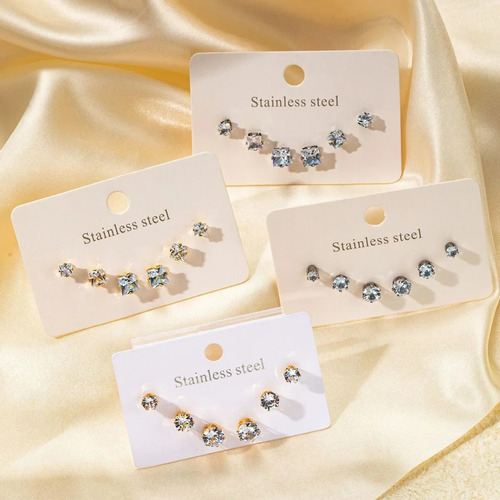 Pendientes De Diamantes Con Un Elegante Adorno De Strass Úni