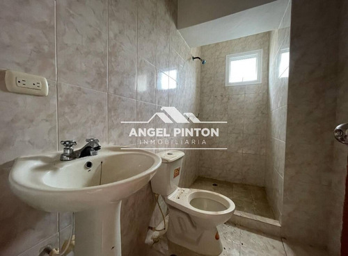 Apartamento En Venta En Av El Milagro Maracaibo Api 7114