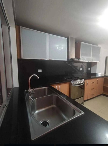 Townhouse En Alquiler El Castaño Maracay