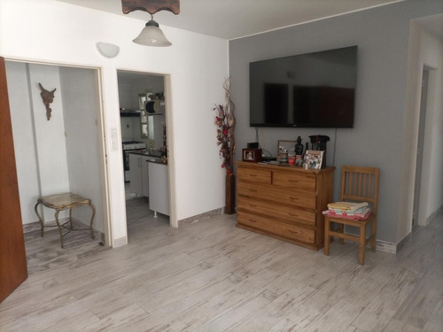 Imagen 6 de 21 de Venta De Departamento De 4 Ambientes En Pumacahua Al 100, Flores