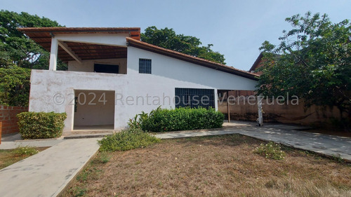 Hermosa Casa En Alquiler En Colinas De Guataparo Valencia Carabobo 2419622 P
