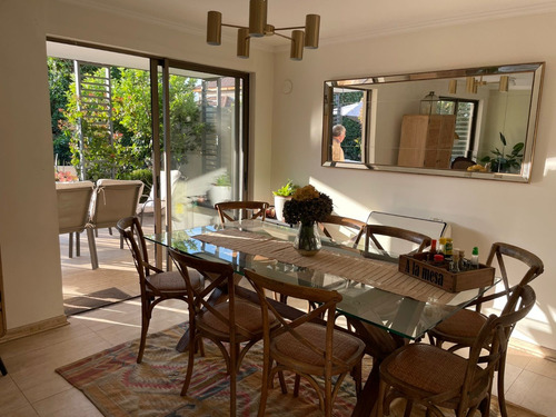 Se Vende Casa Con Excelente Ubicación 3d, 3b, Jardín Formado