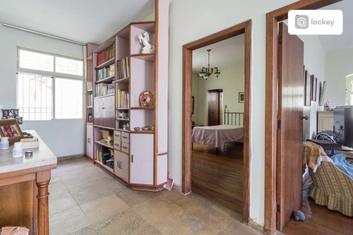 Imagem 9 de 15 de Aluguel De Casa Com 1100m² E 7 Quartos - 10554