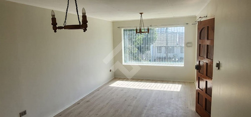 Casa En Venta De 4 Dorm. En Quilpué