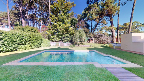 Casa En Venta - Zona Golf Pinamar