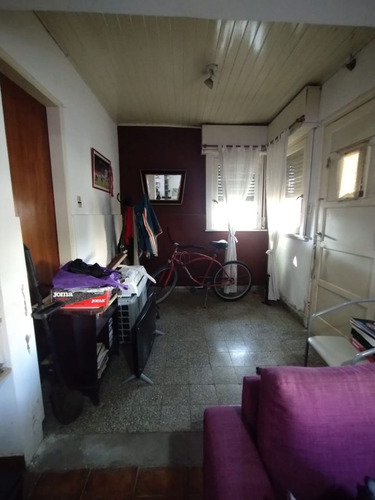 Casa 3 Ambientes 1 Dormitorio En Los Hornos, La Plata
