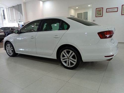 Volkswagen Jetta 2.5 Sportline Tiptronic At