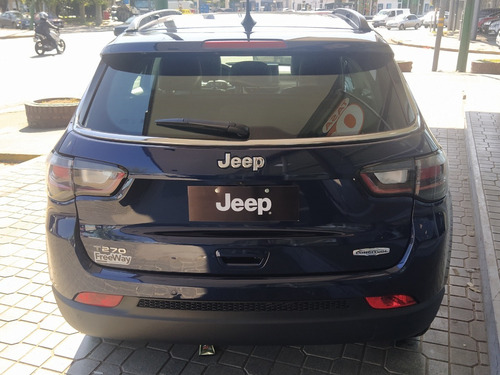Imagen 4 de 24 de Jeep Compass Longitude T270