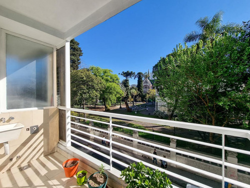 Departamento De 2 Ambientes En Caballito Balcon - Vista Abierta - Cocina Integrada