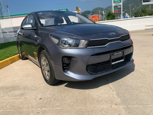Imagen 7 de 11 de Kia Rio L Manual