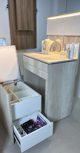 Maquillador Con Espejo, Asiento Tapizado, Luz Led -5010 Bla6