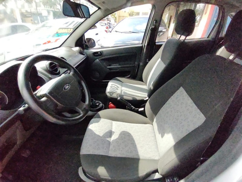 Imagem 13 de 15 de Ford Fiesta Sedan 1.6 Completo Flex 2012 - Prata