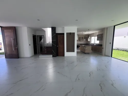 Casa Nueva En Condesa Juriquilla Gran Jardín Y Estudio
