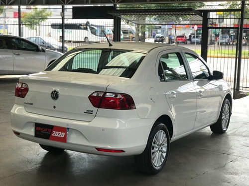 Imagem 3 de 8 de Volkswagen Voyage 1.6 Msi Automático