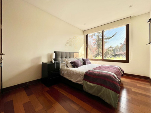 Casa En Arriendo De 5 Dorm. En Las Condes