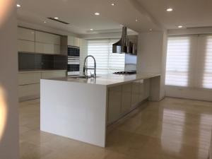 Imagen 2 de 14 de #22-4290 Penthouse Hermoso En Lomas Del Sol