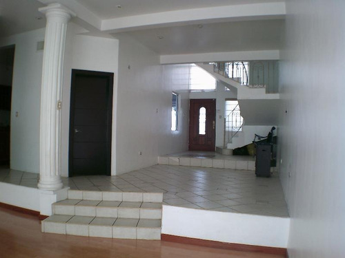 Imagen 4 de 19 de Casa En Venta En Chihuahua Fraccionamiento Bahías