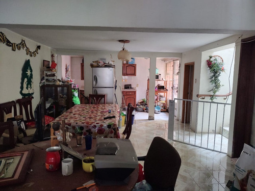 Se Renta Casa En Cuajimalpa A 5 Mins De Santa Fe Y 15 De Cuajimalpa Centro, A Dos Cuadras De Carretera Mx Toluca