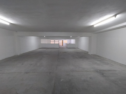 Local Comercial En Venta En Zona Centro - Lima Y Alvear