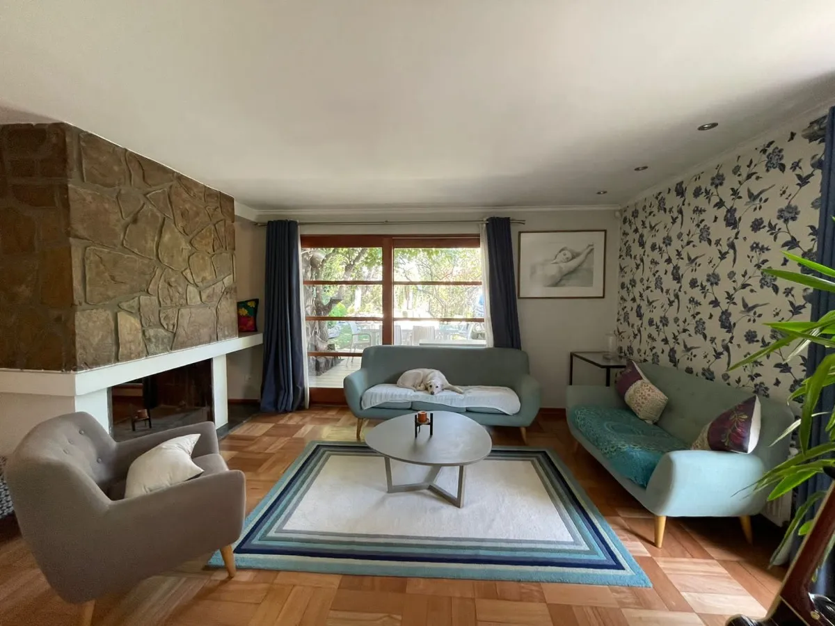 Imagen 2 de 16 de Gran Casa Familiar De Un Piso Con Amplio Jardín