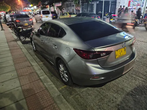 Mazda 3 2.0 Touring
