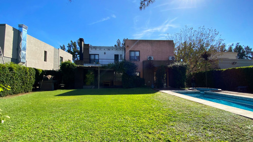 Casa En Venta, 5 Ambientes, En Altos Del Sol