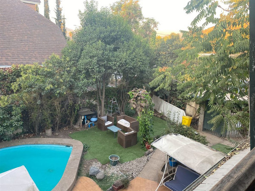 Casa En Venta De 5 Dorm. En Las Condes