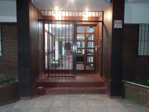 Comodo Departamento Ubicado En Zona Centrica A Solo 3 Cuadras De La Playa.