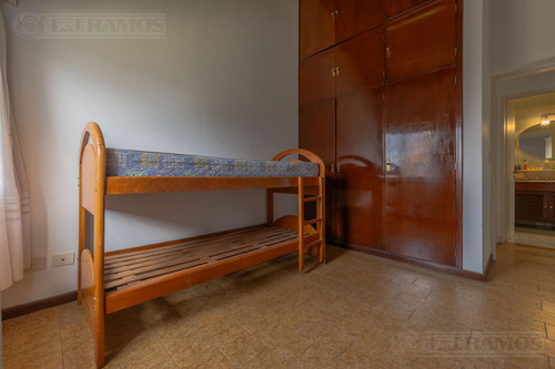 Lj Ramos | Vende | Casa En Campo Chico, Pilar | Luminosa Y Amplia C/ Pileta |