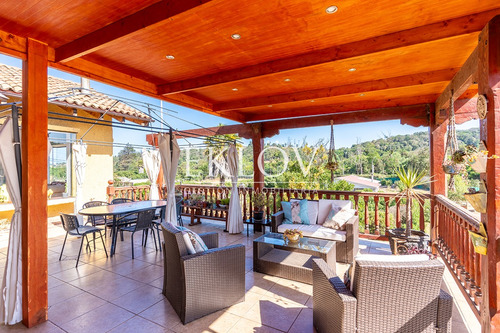 Casa Con Quincho Y Cabaña En Mantagua, 2.528m² De Terreno