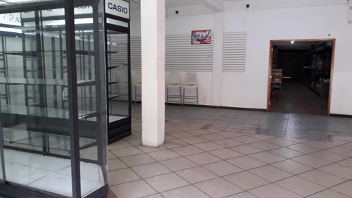 Imagen 2 de 12 de Jorge Sayegh Vende O Alquila Local Puerto La Cruz.